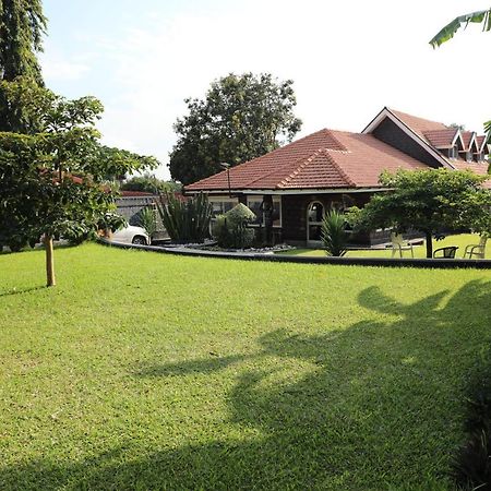 Stallion Place - Bed And Breakfast Kampala Exteriér fotografie